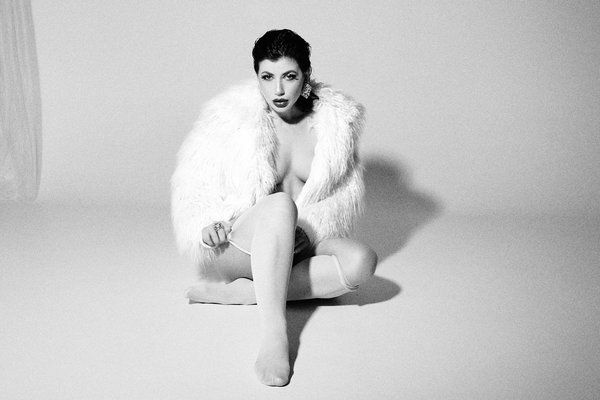 Découvrez les Secrets des Stylistes pour un Dressing Printanier Parfait